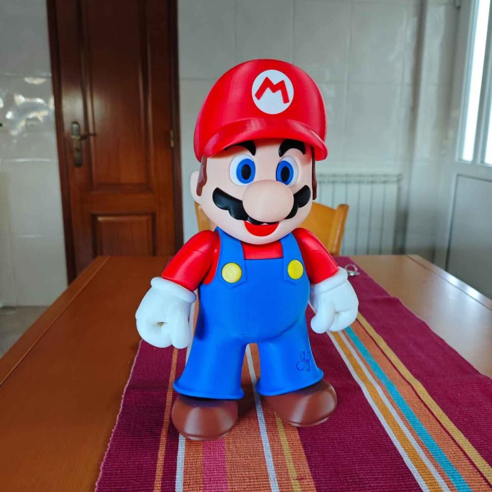 Giant Super Mario Figurine