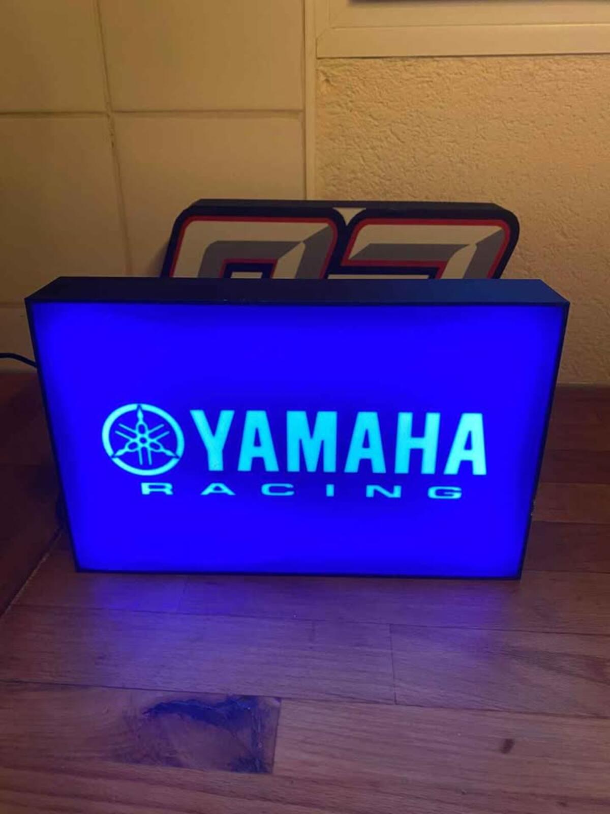 Yamaha Racing Lightbox