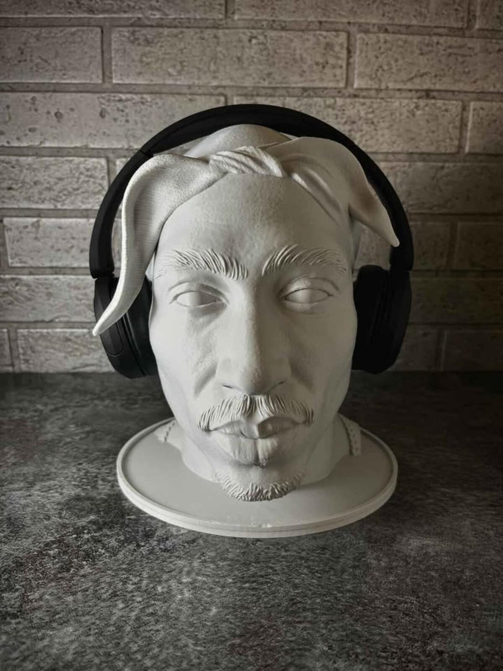 Tupac Headphone Holder