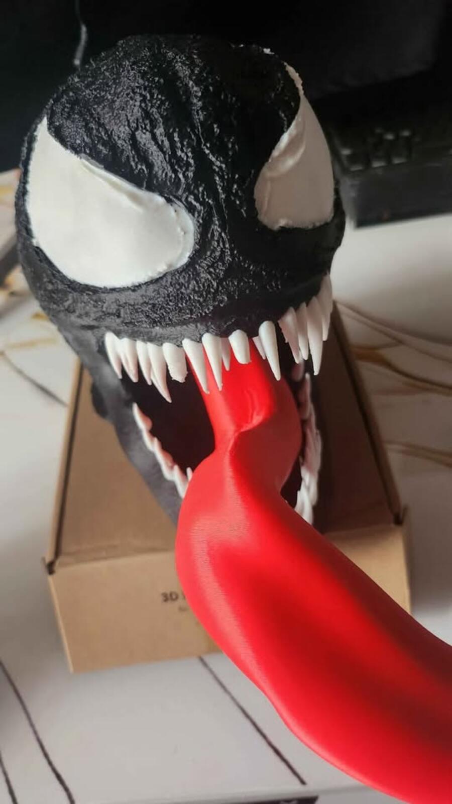 Venom Headphone Holder
