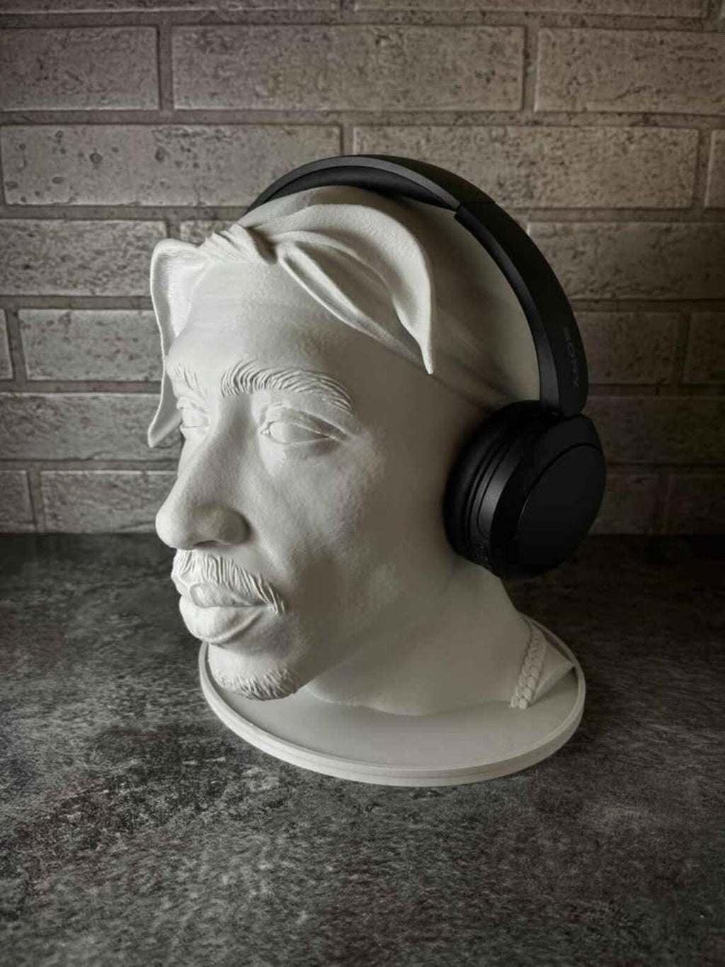 Tupac Headphone Holder