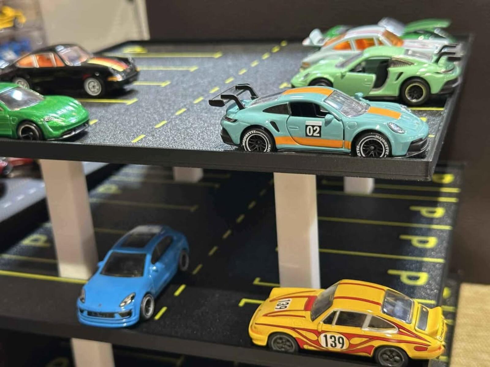 Hot Wheels Multi Level Parking Garage Diorama