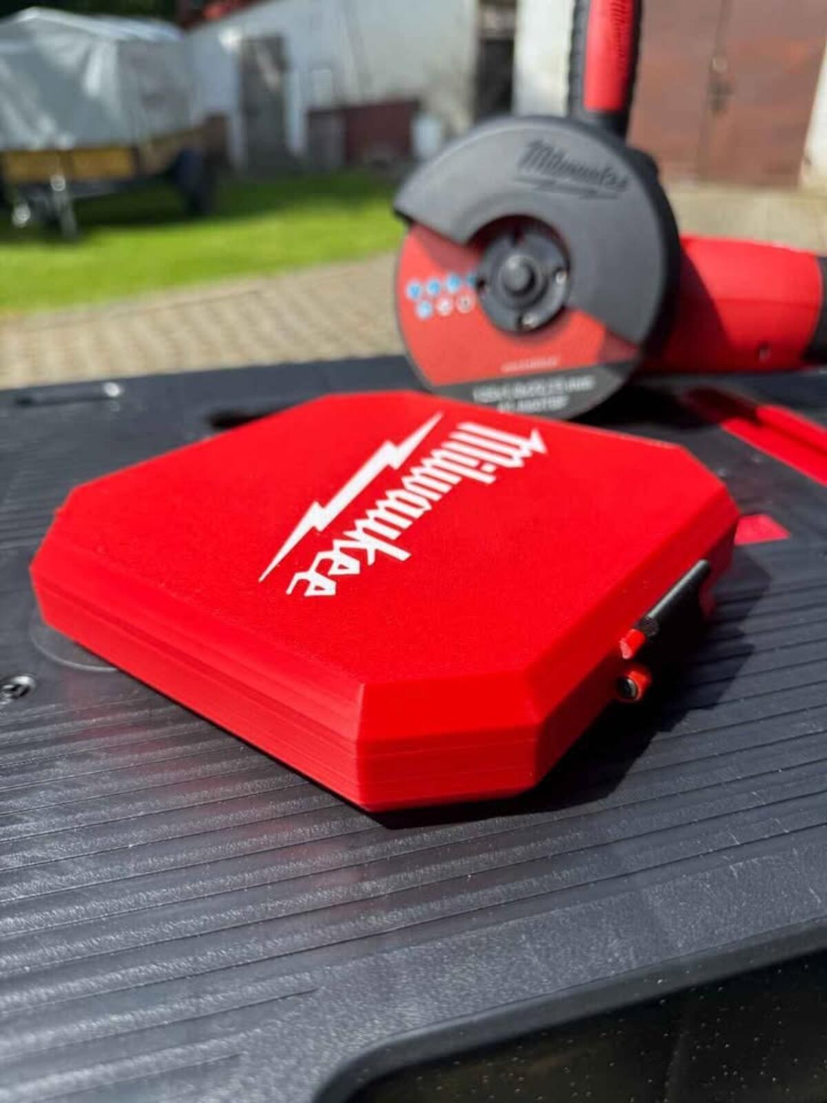 Milwaukee Metal Disc Box