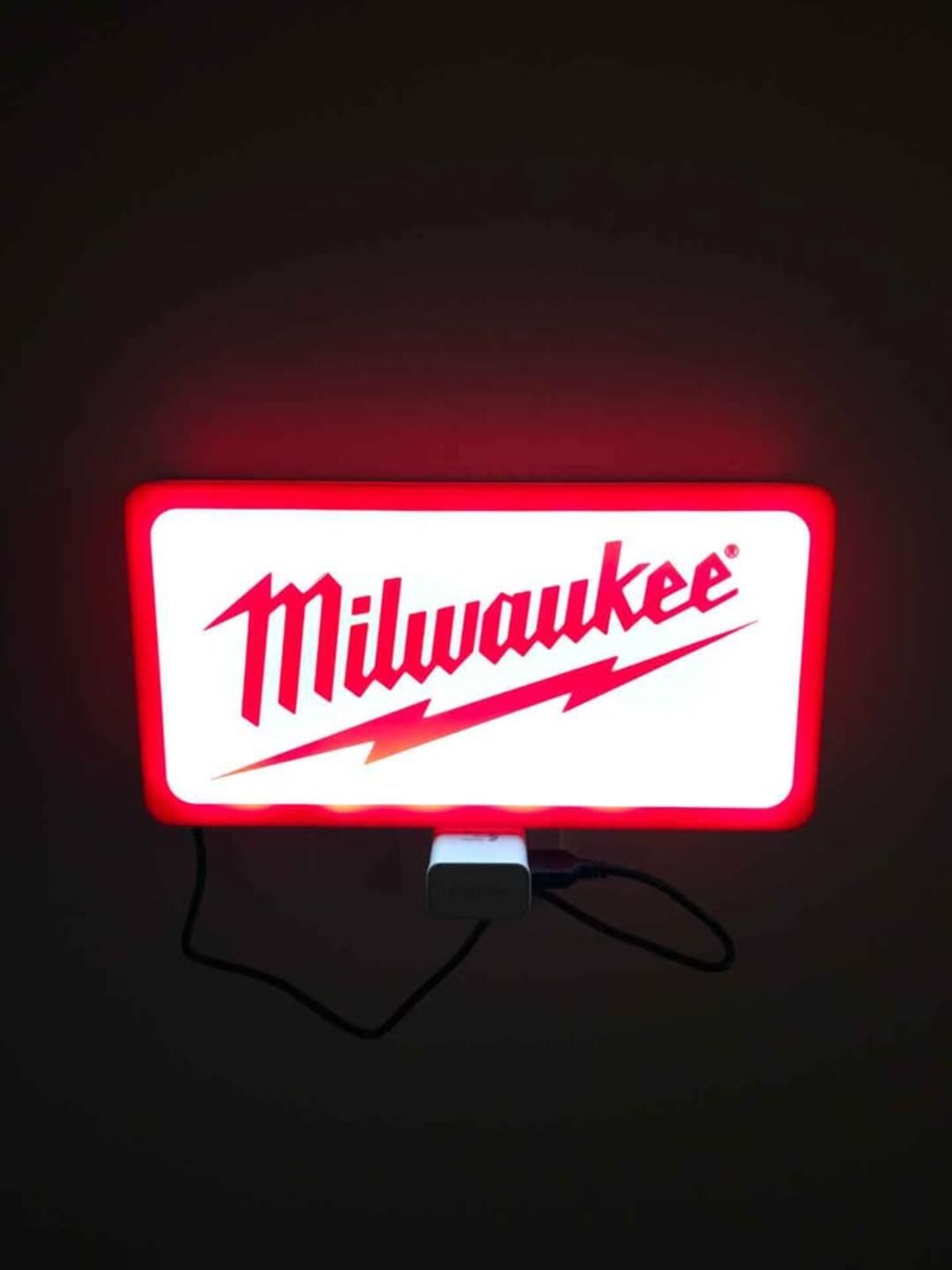 Milwaukee Rectangle Lightbox