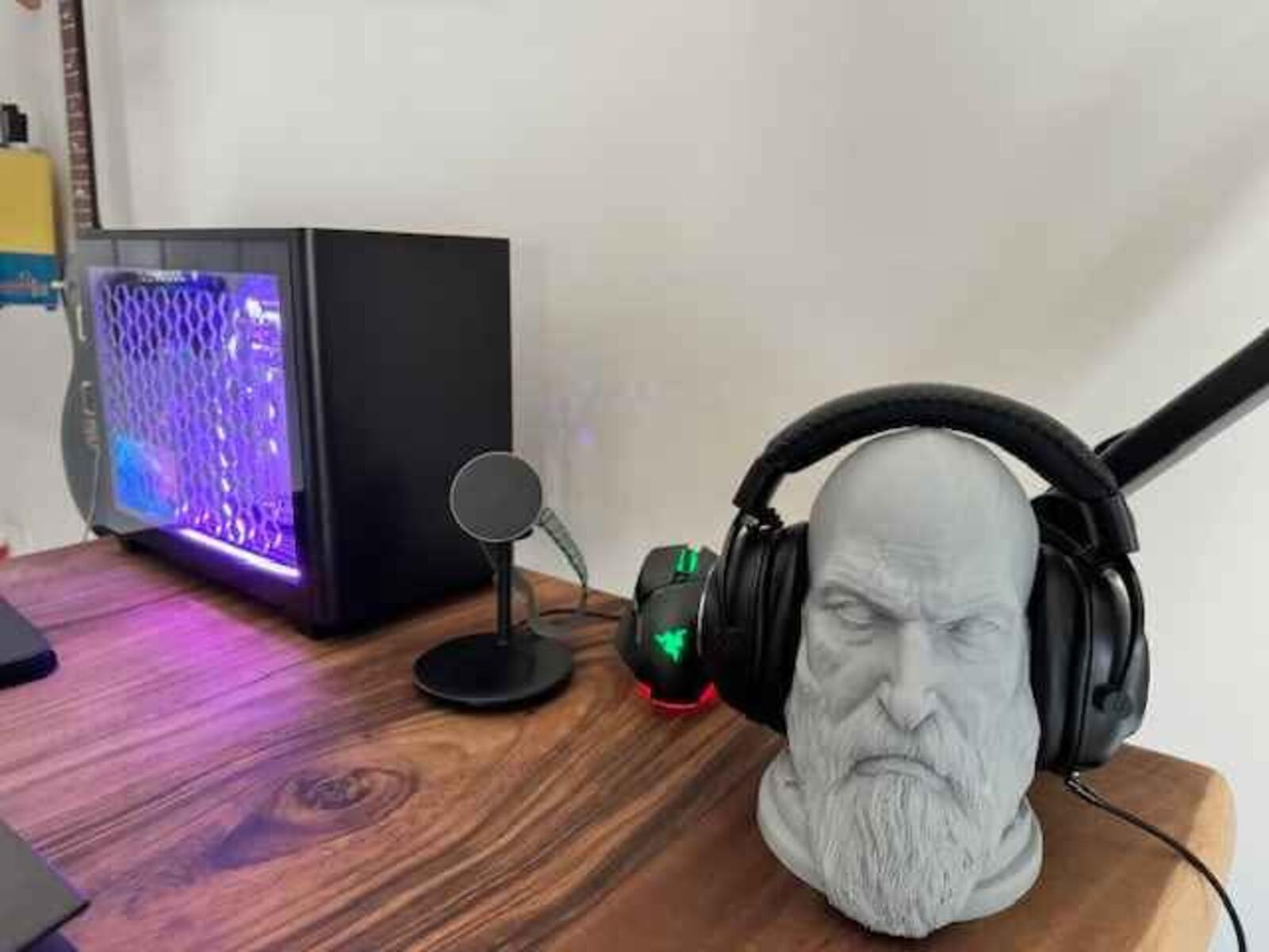Kratos Headphone Holder