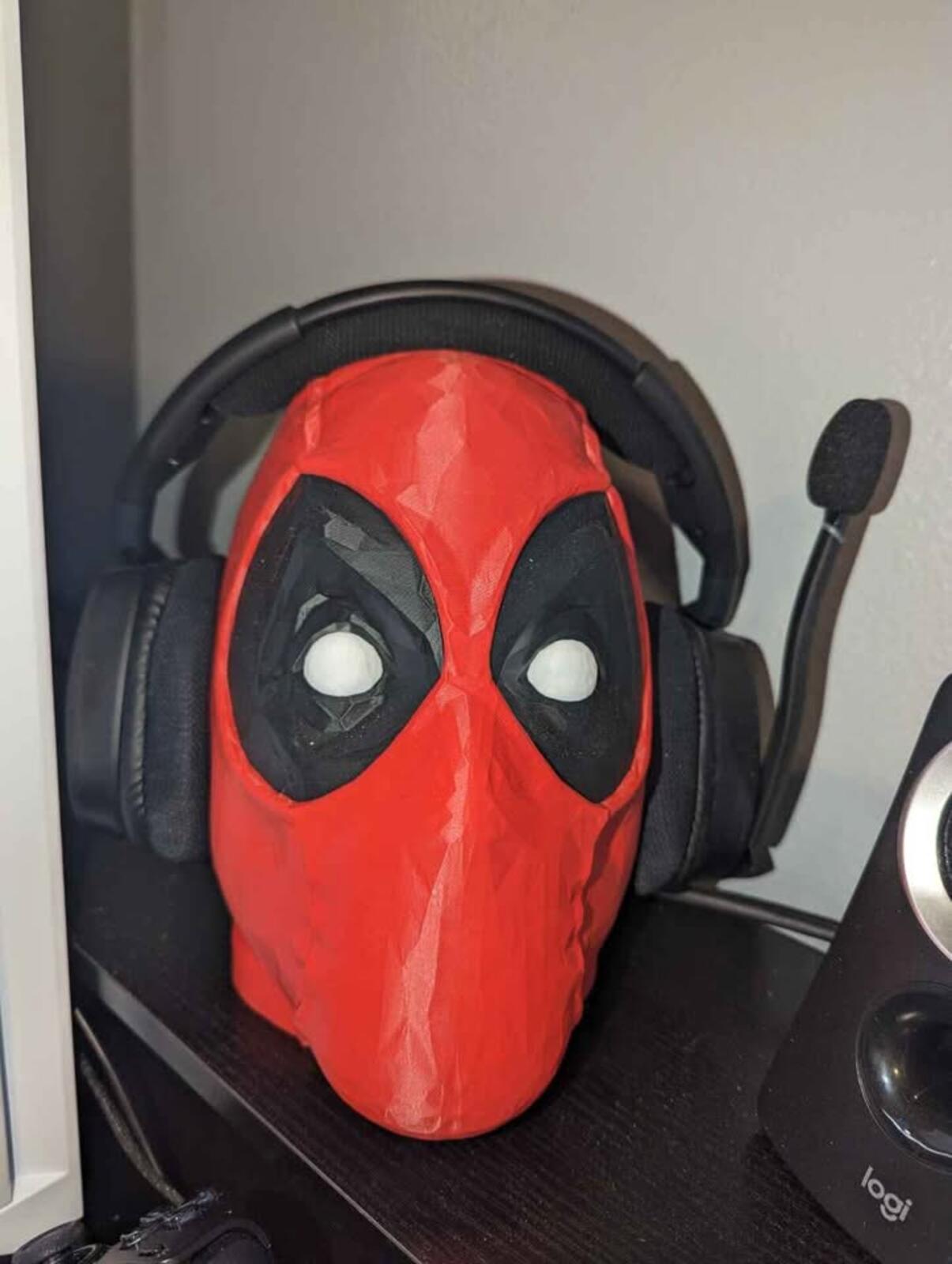 Deadpool Surprised Headphone Holder